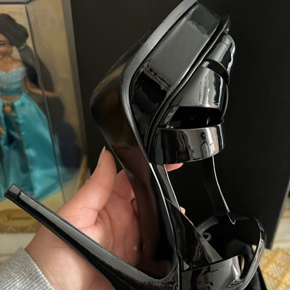 Saint Laurent Vitello Vernice Nero Heels - Picture 7 of 11